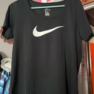 Black NIKE tee